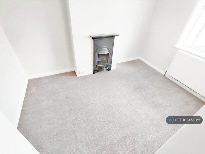4 Bedroom End Of Terrace House To Rent In Abbotsbury Road, Morden, SM4