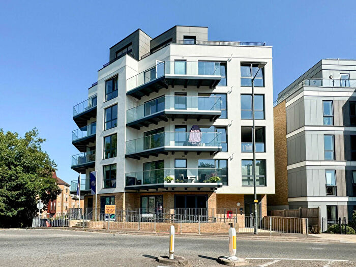 2 Bedroom Apartment To Rent In Hale Road, Hertford, SG13