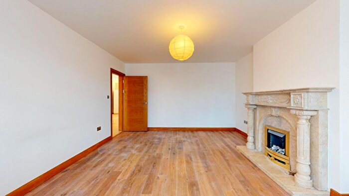 3 Bedroom Flat To Rent In Gunnersbury Avenue, London, W5