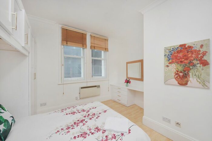 Studio To Rent In White Horse Street, Mayfiar, W1J