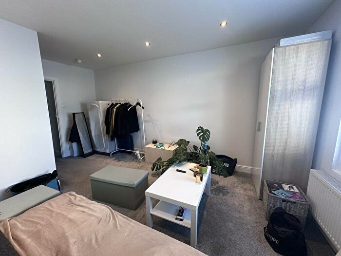 2 Bedroom Apartment To Rent In Westbourne Villas, BN3