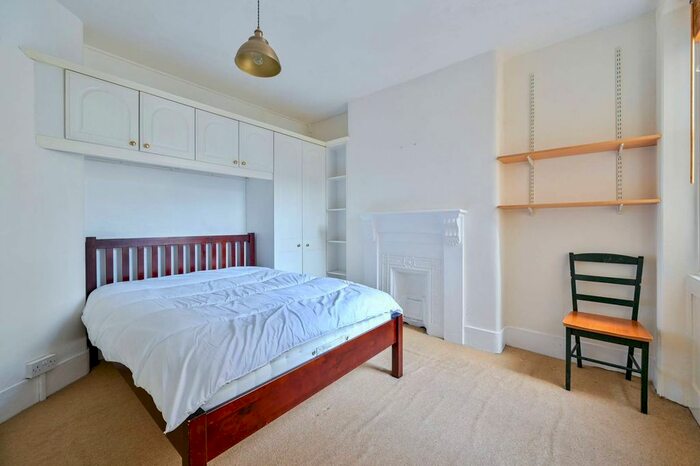 1 Bedroom Flat To Rent In Iliffe Street, Elephant And Castle, London, SE17