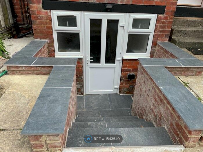 1 Bedroom Flat To Rent In Norman Terrace, Leeds, LS8