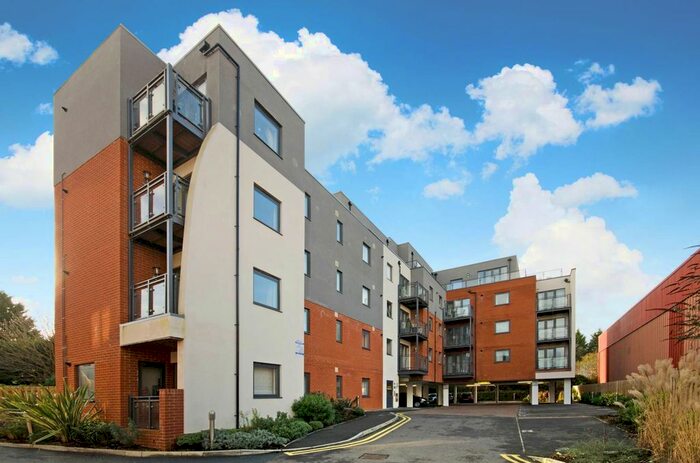 1 Bedroom Flat To Rent In Walnut Tree Close, Guildford, GU1