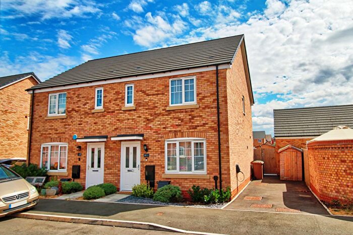 3 Bedroom Semi-Detached House For Sale In The Tara, Worcester, WR5