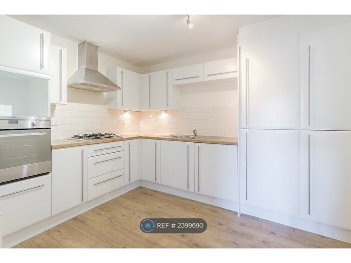 2 Bedroom Flat To Rent In School Lane, Kettering, NN16