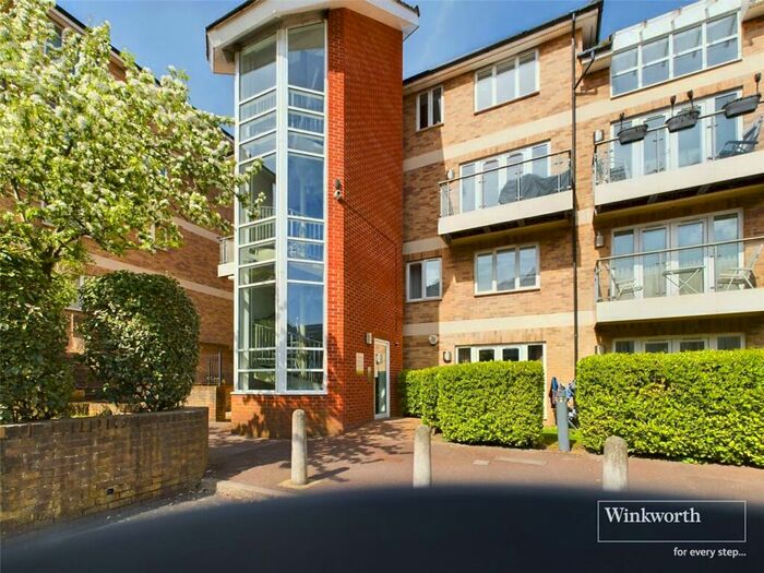2 Bedroom Apartment To Rent In Branagh Court, Reading, Berkshire, RG30