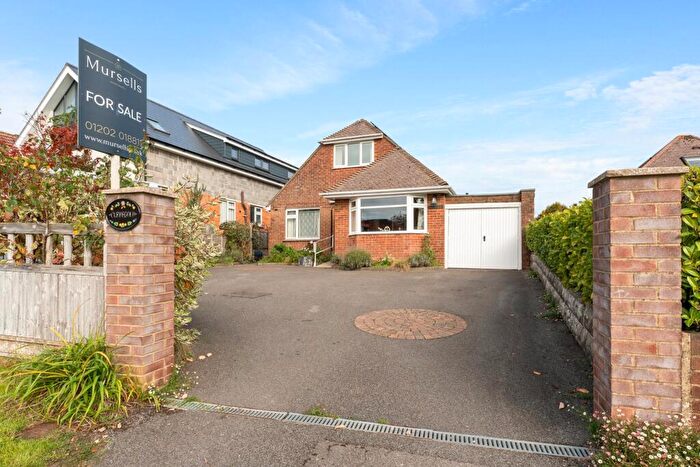 5 Bedroom Chalet For Sale In Deans Drove, Lytchett Matravers, Poole, BH16