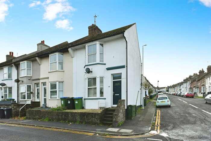 3 Bedroom End Of Terrace House For Sale In Lewes Road, Newhaven, BN9
