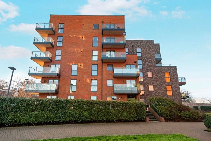 2 Bedroom Flat For Sale In Larner Road, Erith, Kent, DA8