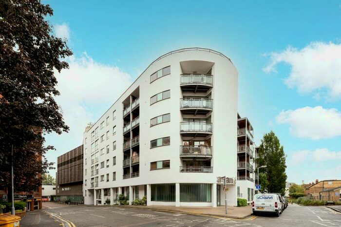 2 Bedroom Flat To Rent In The Bittoms, Kingston, Kingston Upon Thames, KT1