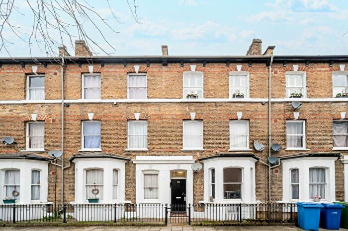 2 Bedroom Flat To Rent In Chatham Street, London, , Elephant And Castle, London, SE17