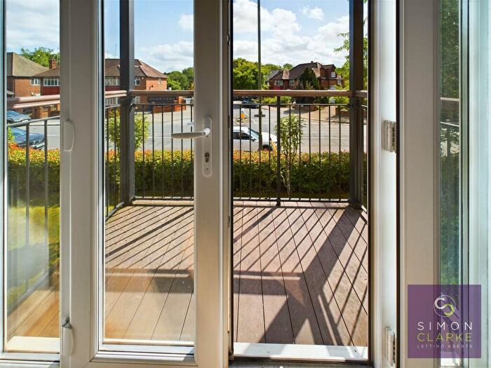 2 Bedroom Apartment To Rent In Holders Hill Road, Mill Hill, NW7