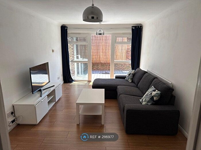 1 Bedroom Flat To Rent In Raynes Park, London, SW20