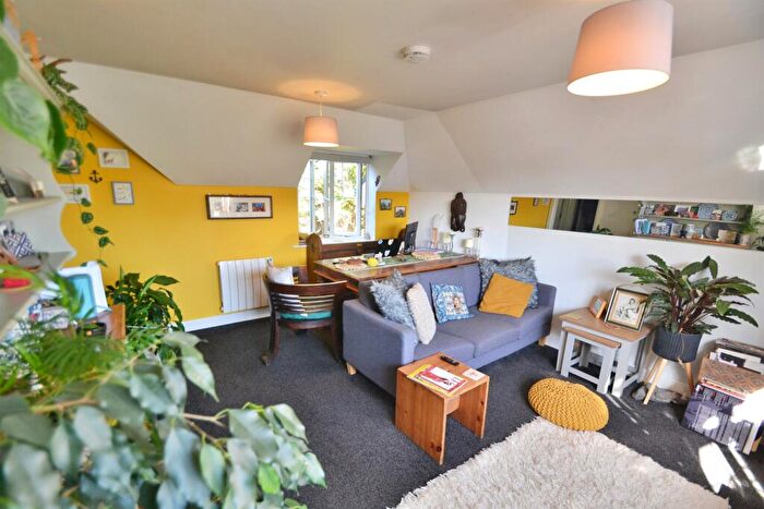 2 Bedroom Flat To Rent In Ashley Cross, BH14