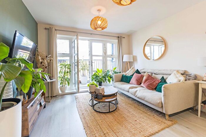 2 Bedroom Apartment For Sale In Oldfield Road, Maidenhead, SL6