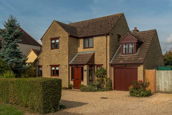 4 Bedroom Detached House For Sale In Bicester Road, Stratton Audley, OX27