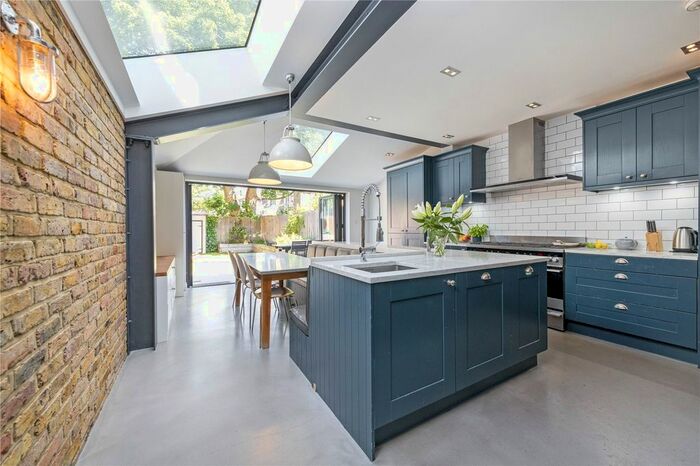 4 Bedroom Terraced House To Rent In Hydethorpe Road, London, SW12