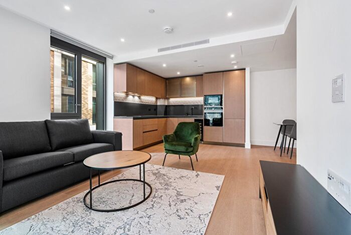 3 Bedroom Flat To Rent In Palmer Road, London, SW11