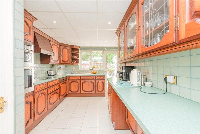 2 Bedroom Detached Bungalow For Sale In Millfield Road, West Kingsdown, Sevenoaks, Kent, TN15
