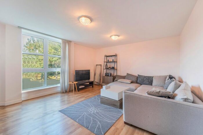 1 Bedroom Flat To Rent In Barrier Point, Canary Wharf, E16