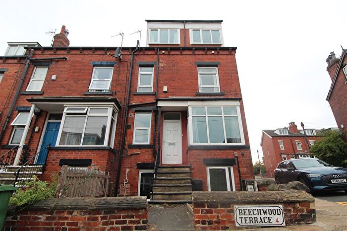 6 Bedroom End Terrace House For Sale In Beechwood Terrace, Leeds, LS4