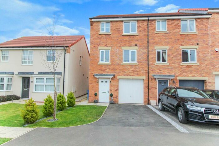 4 Bedroom Town House To Rent In Colt Crag Mews, Blyth, NE24