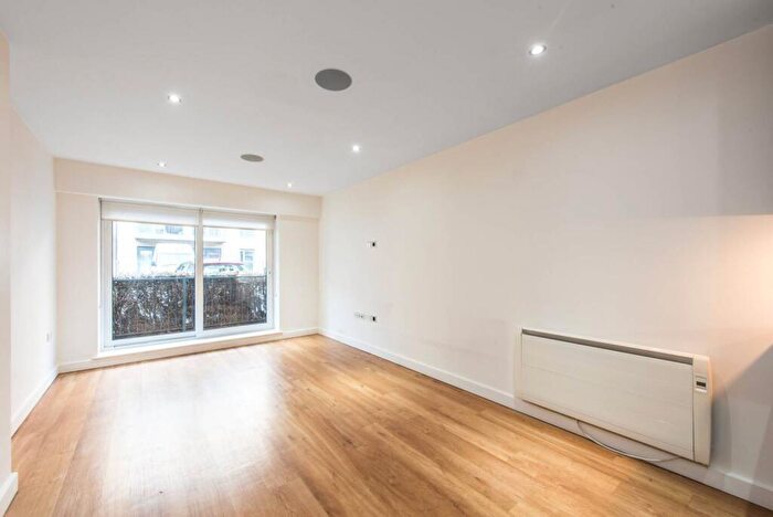 1 Bedroom Flat To Rent In East Drive, London, NW9