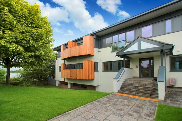 1 Bedroom Flat To Rent In Horsham Gates, North Street, Horsham, West Sussex, RH13