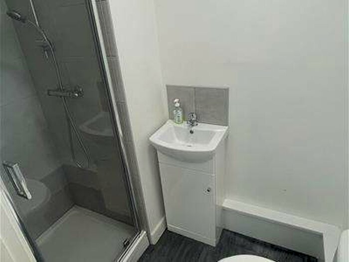 Apartment To Rent In Campbell House, Sunbridge Road, Bradford, BD1