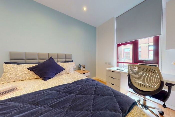 1 Bedroom Flat To Rent In Crown Residence, Great George Street, Leeds, West Yorkshire, LS1