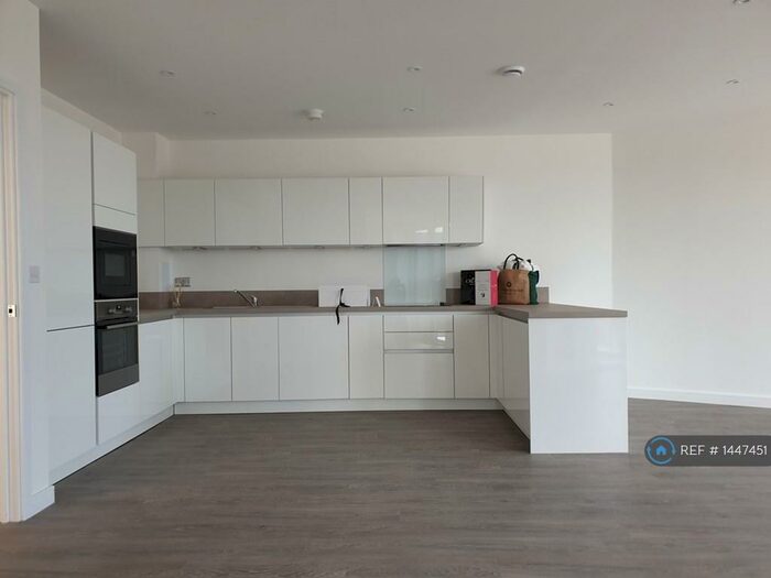 2 Bedroom Flat To Rent In Limehouse Wharf, Rochester, ME1