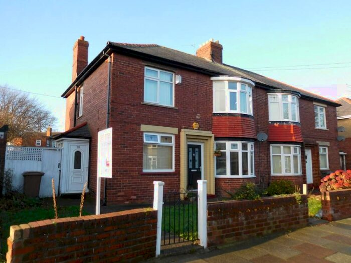 2 Bedroom Flat To Rent In Closefield Grove, Monkseaton, Whitley Bay., NE25