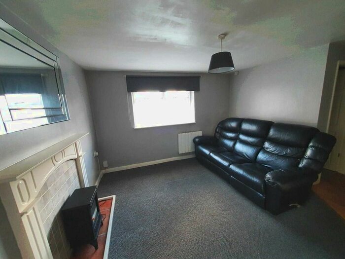 1 Bedroom Flat To Rent In Doncaster Road, Ferrybridge WF11