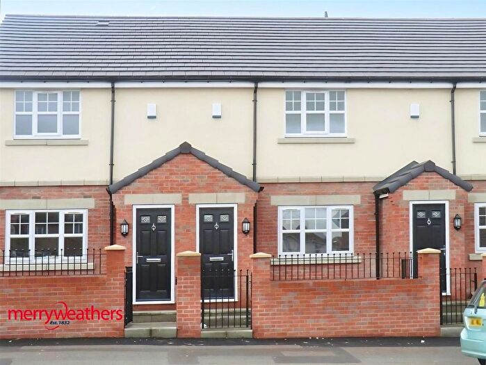 3 Bedroom Town House To Rent In Oakland Terrace, Edlington, Doncaster, DN12