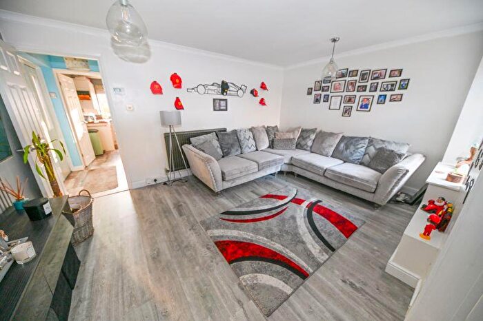 3 Bedroom Semi-Detached House For Sale In Balmoral Drive, Purbrook, PO7