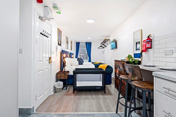 Studio To Rent In Pershore Road, Stirchley, Birmingham, B30