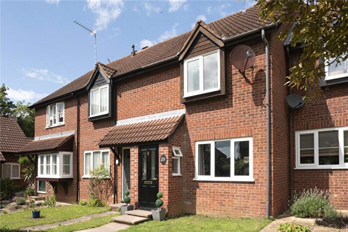 2 Bedroom Terraced House For Sale In Boleyn Way, Barnet, EN5