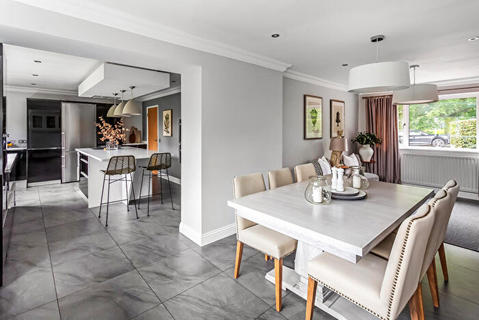 4 Bedroom Detached House For Sale In White Post Hill, Farningham, Kent, DA4