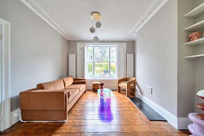 3 Bedroom House To Rent In Grafton Road London, NW5