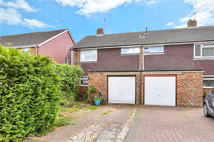 3 Bedroom Semi-Detached House For Sale In Vernon Close, West Kingsdown, Sevenoaks, Kent, TN15