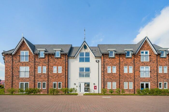 2 Bedroom Flat For Sale In Reaseheath Way, Henhull, Nantwich, CW5