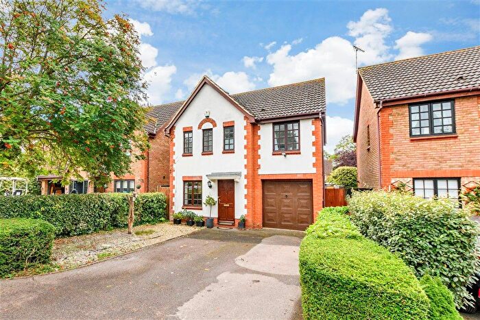 4 Bedroom Detached House For Sale In Redding Close, Dartford, Kent, DA2