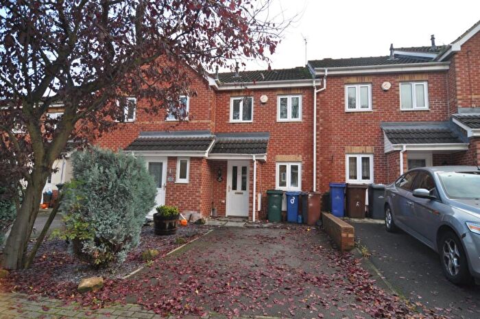 2 Bedroom Town House To Rent In Calabria Grove, Barnsley, S70