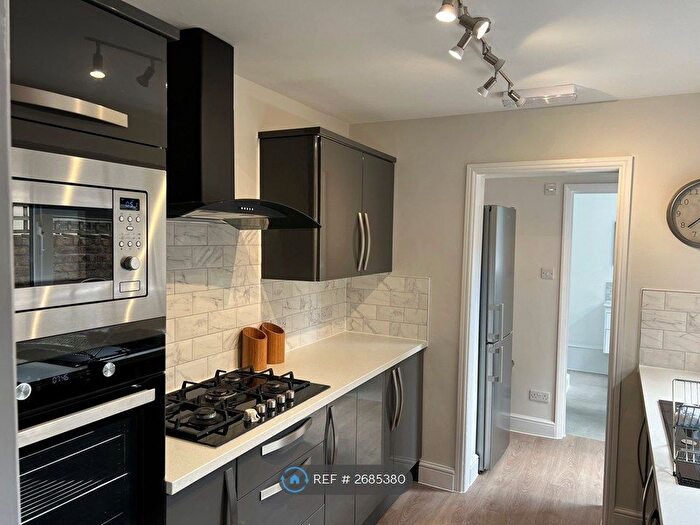 5 Bedroom Semi Detached House To Rent In Lawn Road, Bristol, BS16