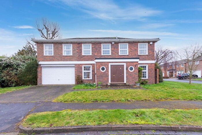 5 Bedroom Detached House For Sale In Chiltern Road, Maidenhead, SL6