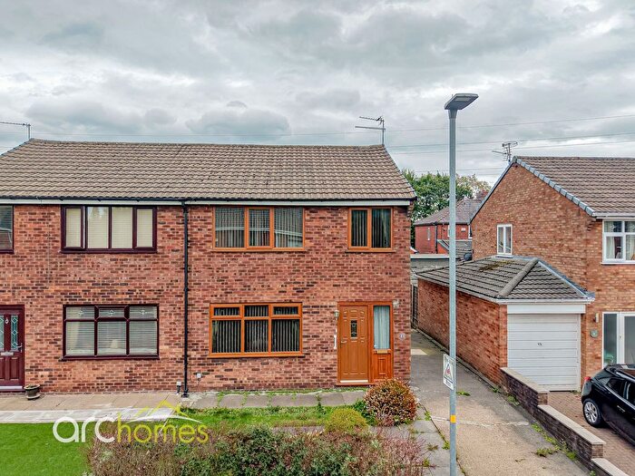 3 Bedroom Semi-Detached House For Sale In Ramsey Close, Atherton, M46