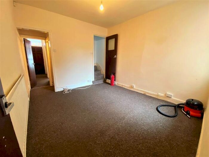4 Bedroom Terraced House To Rent In Wallace Road, Birmingham B29