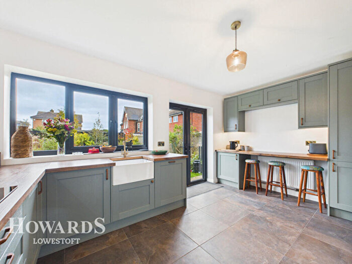 3 Bedroom Detached Bungalow For Sale In Wilson Road, Pakefield, NR33