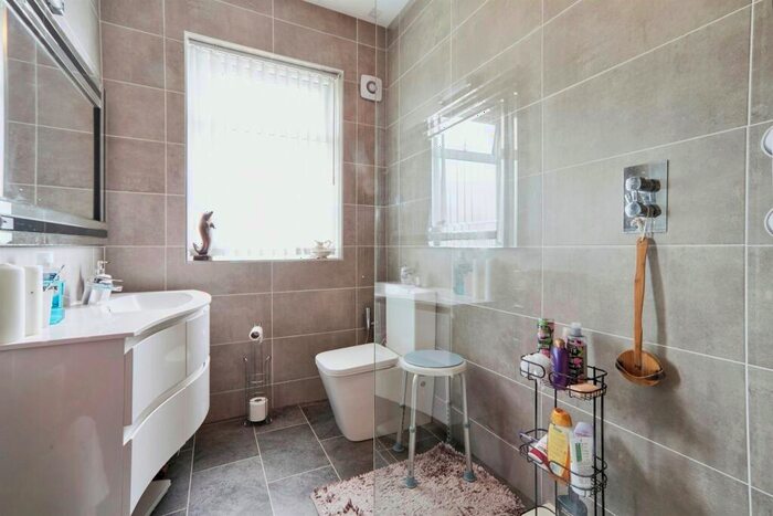 2 Bedroom Semi-Detached Bungalow For Sale In Enfield Road, Baildon, Shipley, BD17